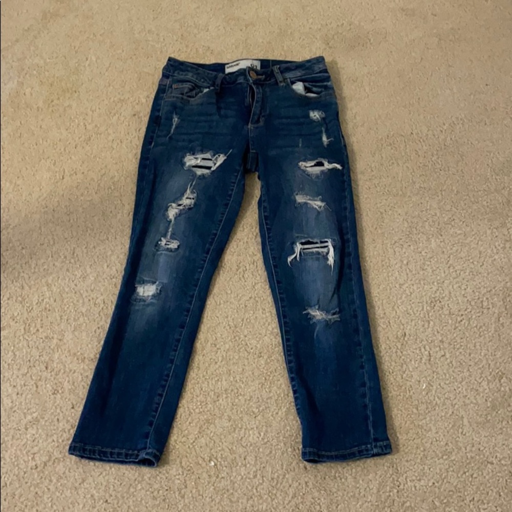Distressed Cropped Jeans
